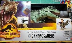 New Jurassic World Dominion Super Colossal Giganotosaurus 2022 In Hand