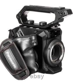 Caméra de cinéma Panasonic AU-EVA1 Compact 5,7K Super 35mm (AU-EVA1PJ) avec Canon