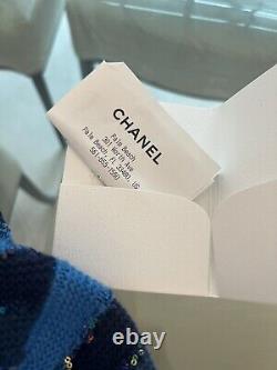 Pull en cachemire à manches courtes Chanel NWT à rayures bleues avec sequins et logo taille 38